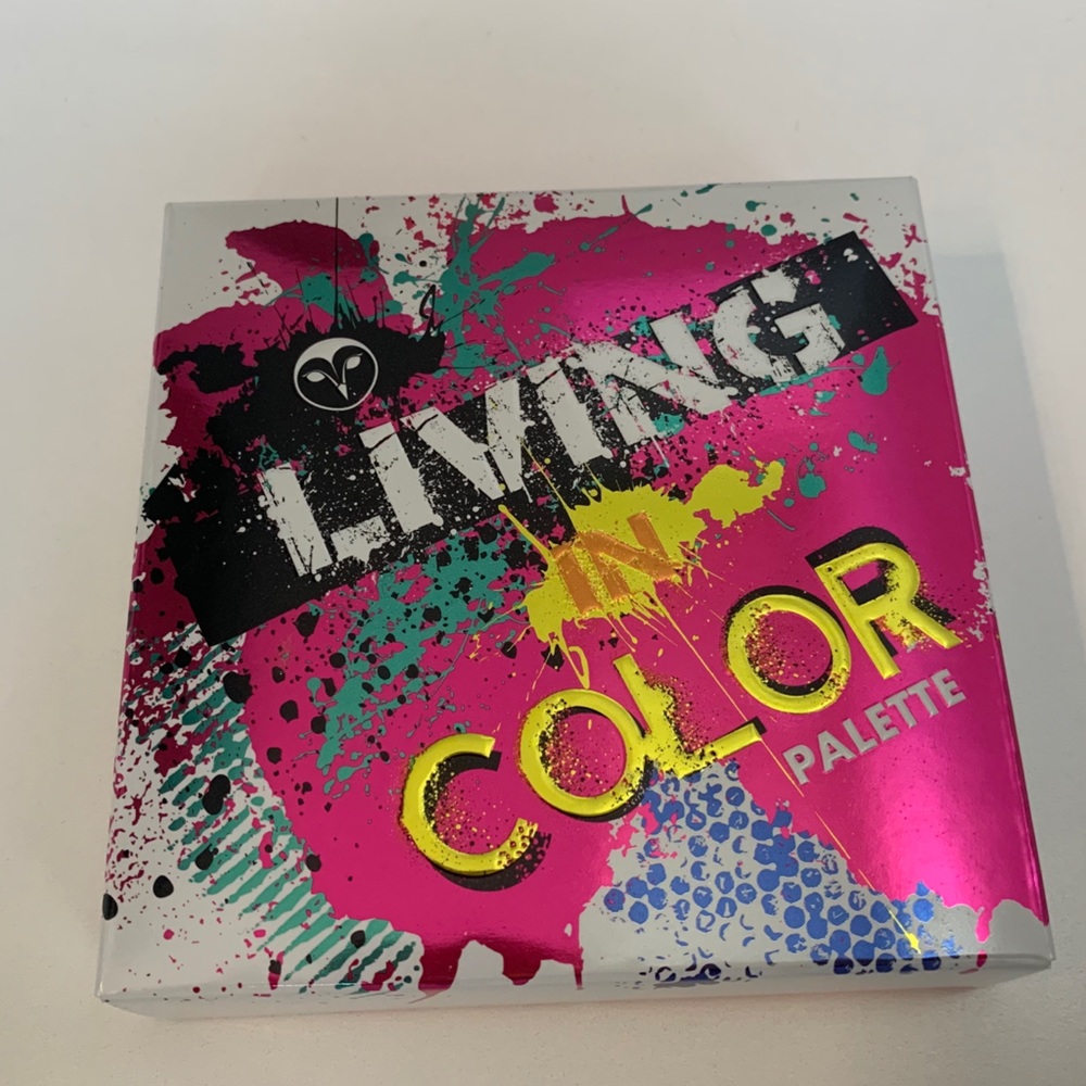 **BRAND NEW** Hank & Henry Living in Color Palette